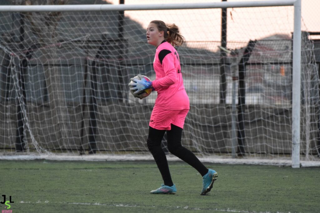 Dopo la chiamata ricevuta da Brunilde Anastasi, centrocampista classe 2007 che ha potuto disputare con la formazione viola la “Viareggio Women’s Cup”, è toccato prima a Luca Sgrò e Lorenzo Spinella allenarsi con le formazioni Under 15 e 14 e poi a Violante Parisi Raymo, nata nel 2009, in prova, invece, con l'U17 e la formazione Primavera.